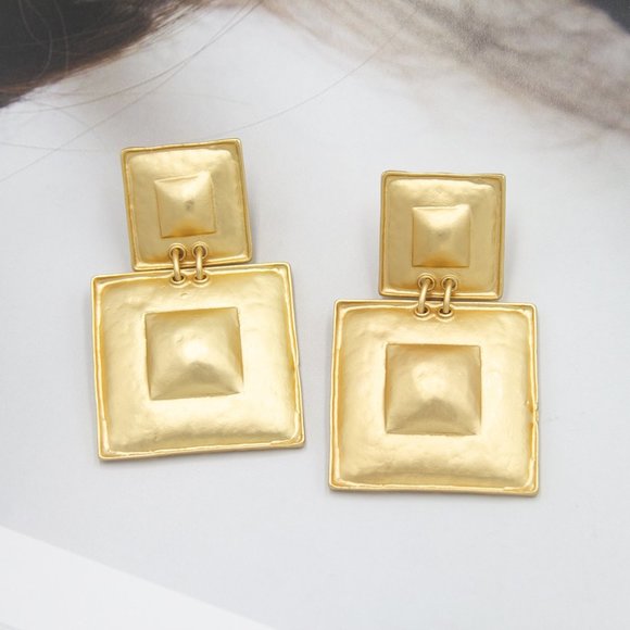 earrings - Picture 2 of 3